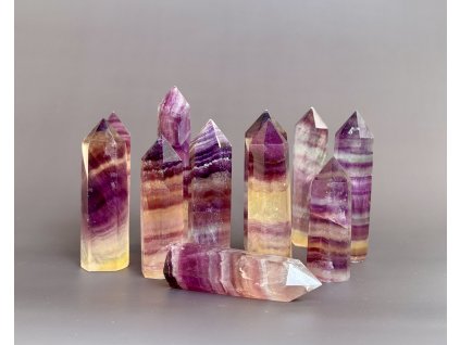 hroty z minerálů a polodrahokamů, fluoritový hrot, dekorace z fluoritu, obelisk fluorit