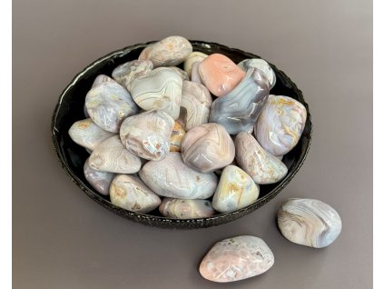 tromly z minerálů a polodrahokamů, troml z achátu růžového