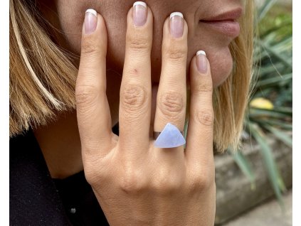 prsteny z minerálů a polodrahokamů, chalcedonový prsten, šperky z chalcedonu